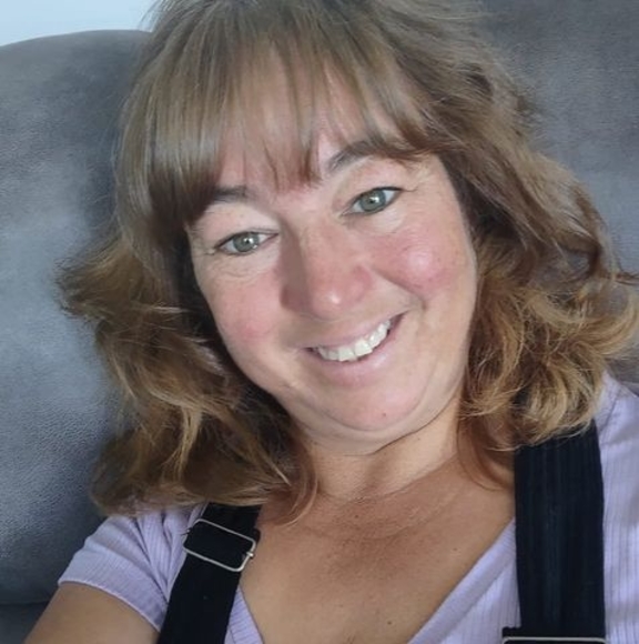 Profile Picture of Mélanie Lapointe (@cma0070) on Poshmark