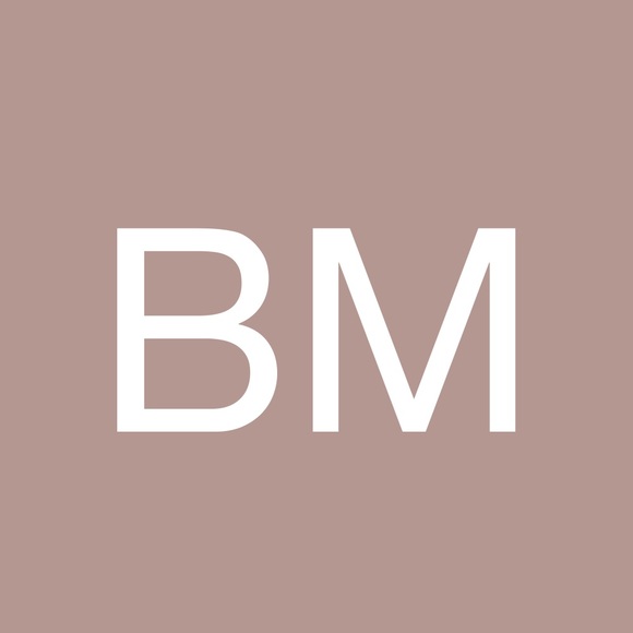 Profile Picture of Burma Mccabe (@burmamccabe) on Poshmark