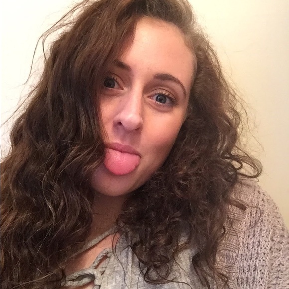 Profile Picture of Madeline Eickman (@mannnly) on Poshmark