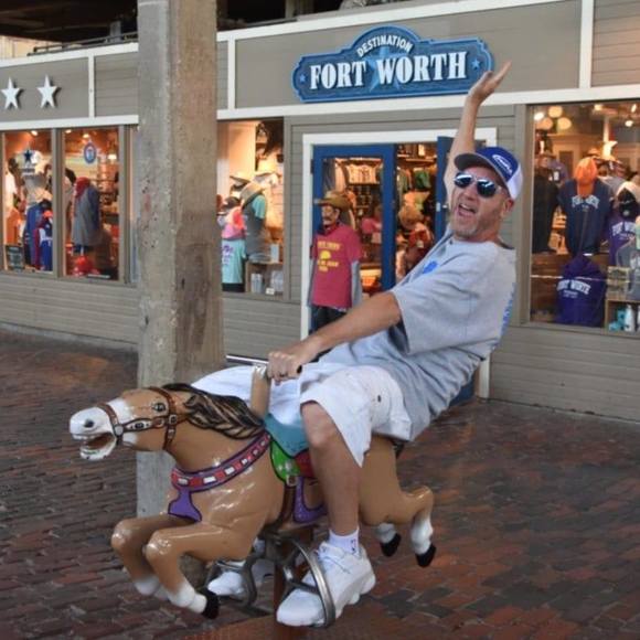 Profile Picture of Michael Ousley (@mikouz) on Poshmark