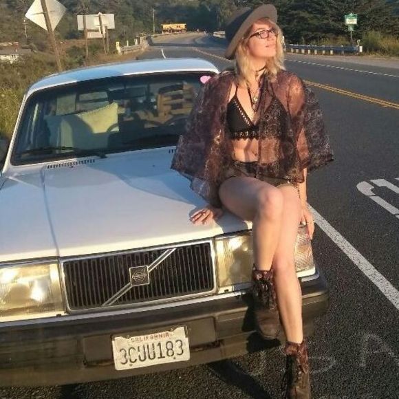 Profile Picture of Krsna Turoff-carstens (@krsnat) on Poshmark