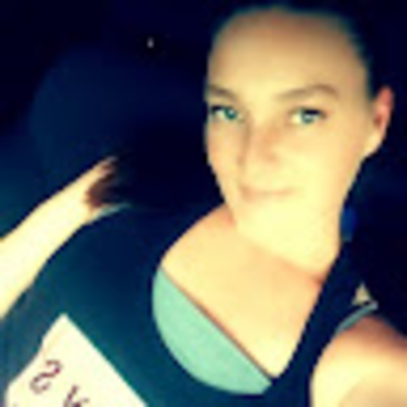 Profile Picture of Beth Dreaden (@bethdreaden35) on Poshmark