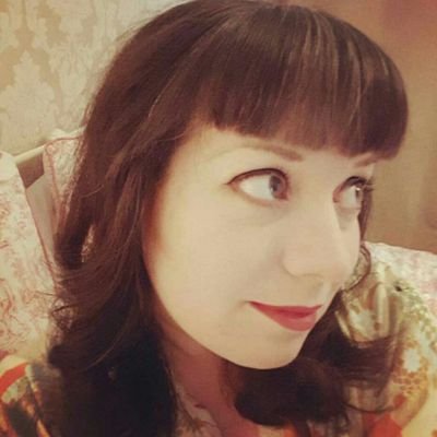 Profile Picture of Amanda Needham (@amongbrambles) on Twitter