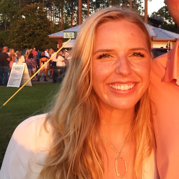 Profile Picture of Hilary Walterscheid (@hilaryyw) on Poshmark