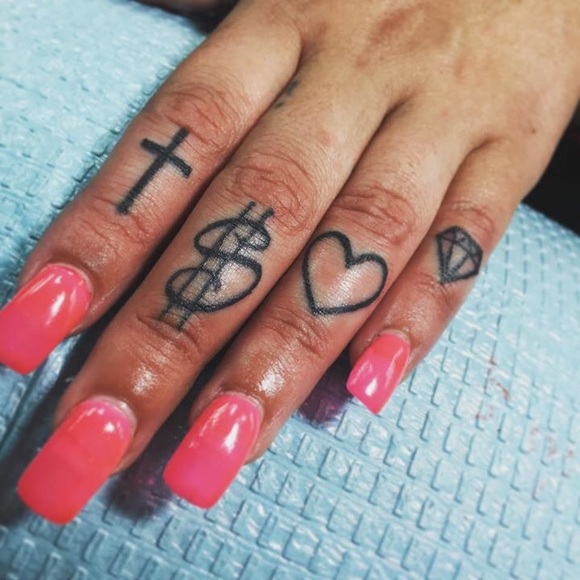 Profile Picture of Biancaa Bustoss (@biancabustos_) on Poshmark