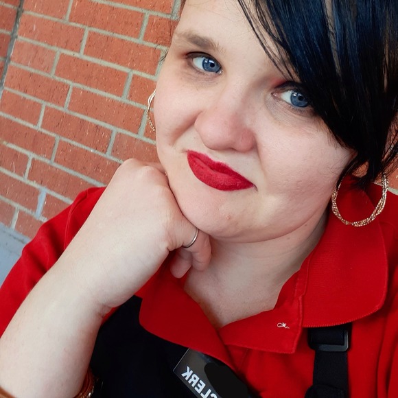 Profile Picture of Adorably Dallas (@adorablydallas) on Poshmark