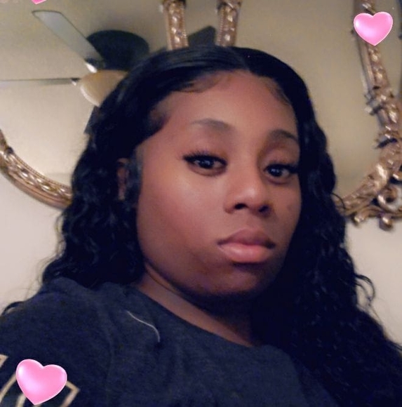 Phee Deshone - Poshmark Profile Picture of Phee Deshone (@pheenana22) on Poshmark