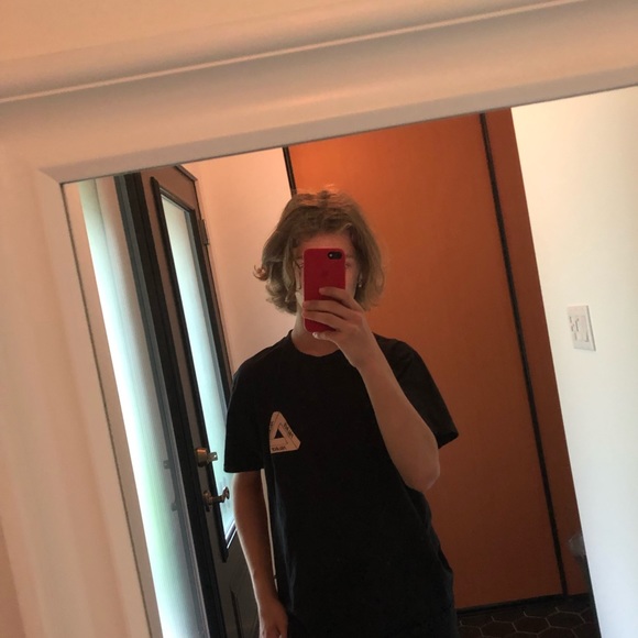 Profile Picture of Milo Daniel (@mldanyyyy) on Poshmark