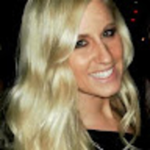 Profile Picture of Jackie Puschak (@jackiepuschak) on Poshmark