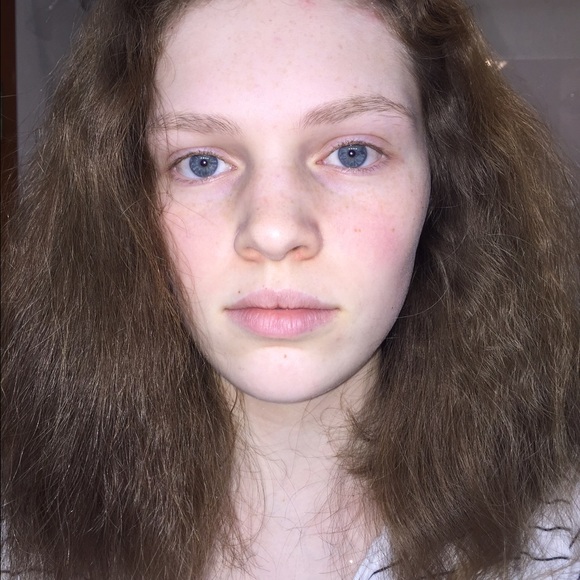 Profile Picture of Elizabeth Hodgert (@elizabethodgert) on Poshmark