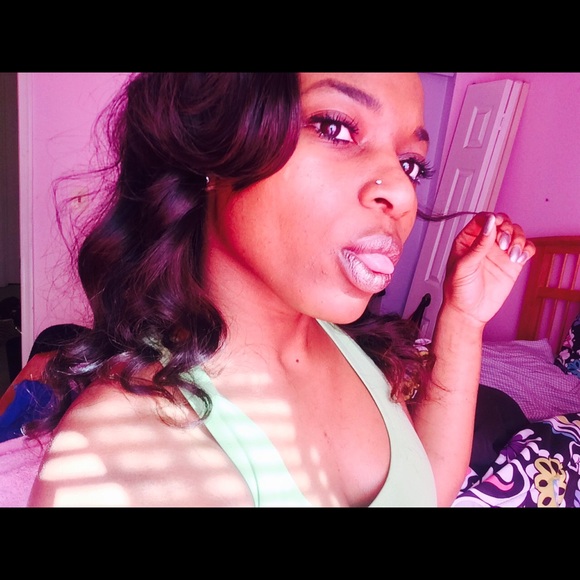 Profile Picture of Shaunae Minnis (@lilnae20) on Poshmark