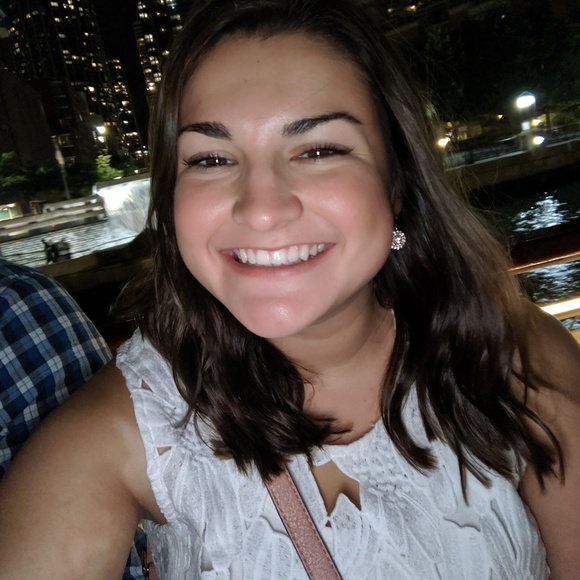 Profile Picture of Emily Pearson (@emilypearson23) on Poshmark