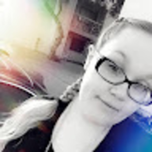 Profile Picture of Courtney Rossow (@mommabecerra23) on Poshmark