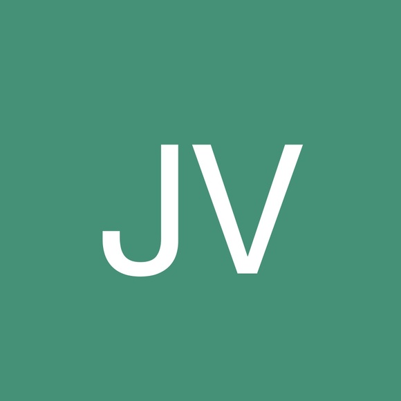 Profile Picture of Justine Vanderpool (@vanderpool1991) on Poshmark