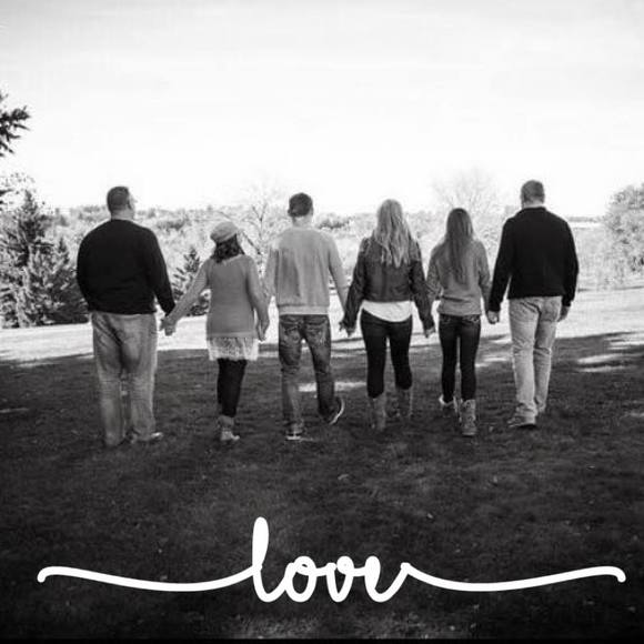 Profile Picture of Shawna Marion (@shawnamarion) on Poshmark