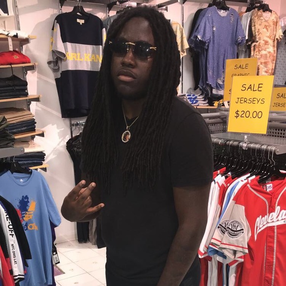 Profile Picture of Christopher Gulley (@slimecj) on Poshmark