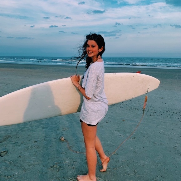Profile Picture of Summer Vause (@summervausee) on Poshmark