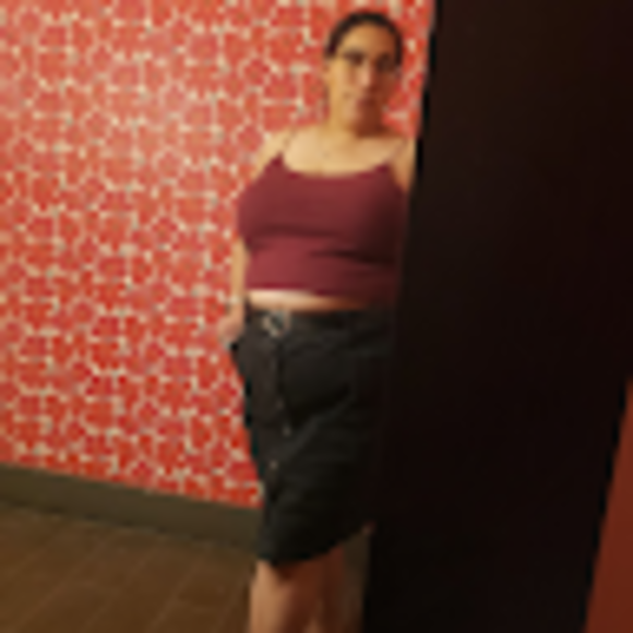 Profile Picture of Nova Hernandez-finger (@novahernandez15) on Poshmark