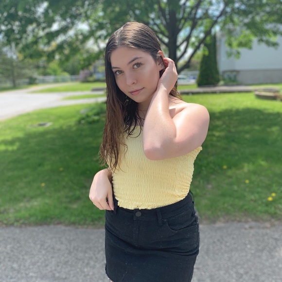Profile Picture of Anaïs Vincent-lambert (@anaisvinlam) on Poshmark