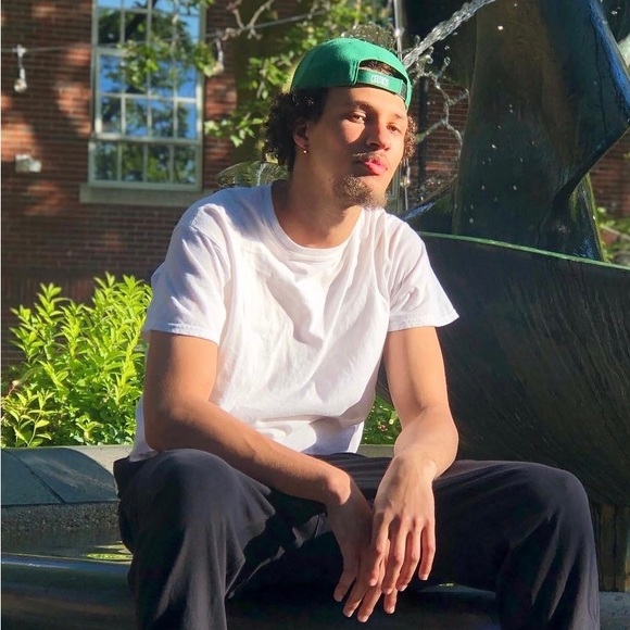 Profile Picture of Matthew Sylvia (@sylvia3425) on Poshmark