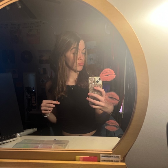 Profile Picture of Hailey Virts (@hailey_virts) on Poshmark