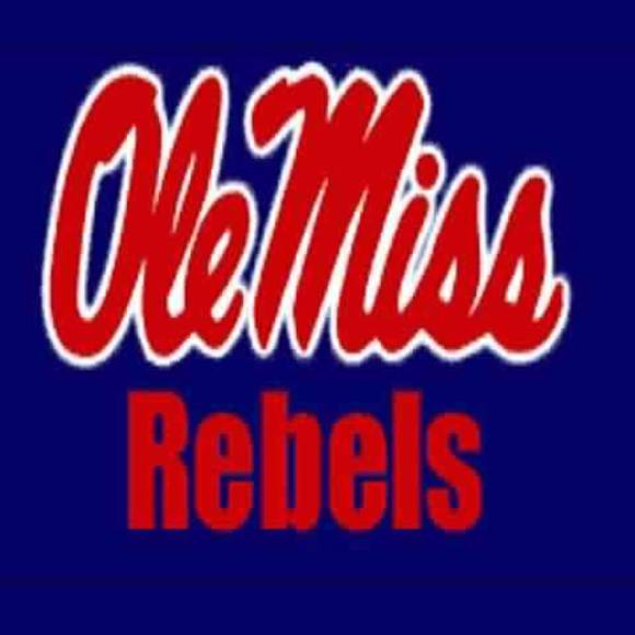 Profile Picture of Leighton Keveryn (@lkeveryn) on Poshmark