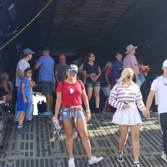 Profile Picture of Yolemmy Protzman (@yolemmy) on Poshmark