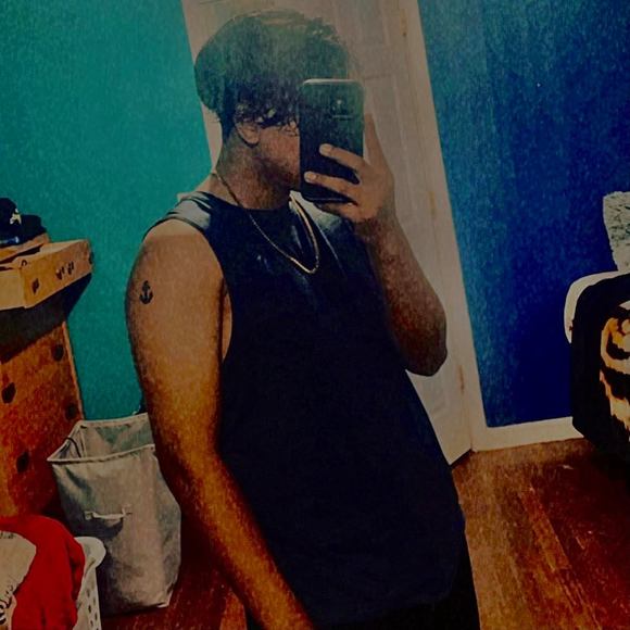 Profile Picture of Anderson Cabrera (@andersoncabr185) on Poshmark