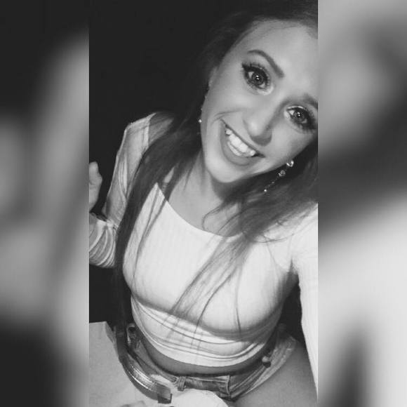 Profile Picture of Heather Matthews (@heatherm1991) on Poshmark