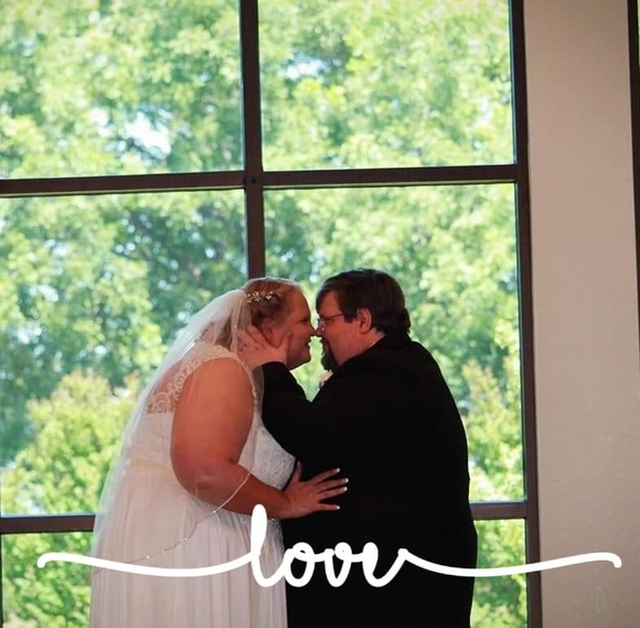 Profile Picture of Shellie Mathews (@shelliemathews) on Poshmark