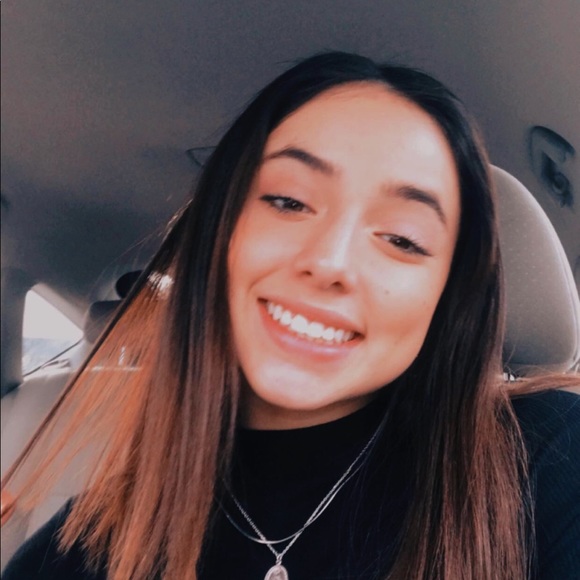 Jayde Claussen - Poshmark Profile Picture of Jayde Claussen (@jaydeclaussen) on Poshmark