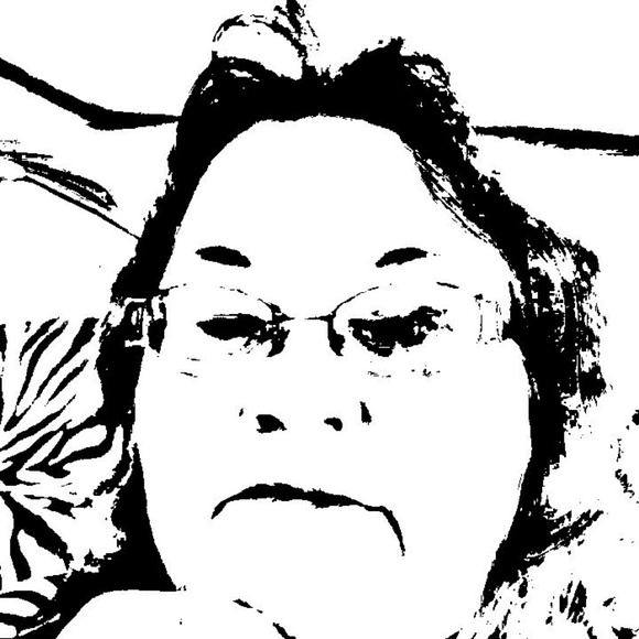 Profile Picture of Alicia Boyns (@boyns_ab) on Poshmark