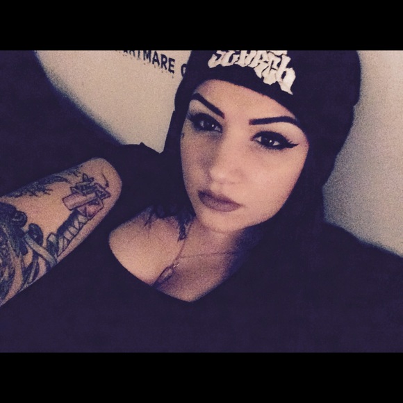 Profile Picture of Brittany Takats (@btakats) on Poshmark