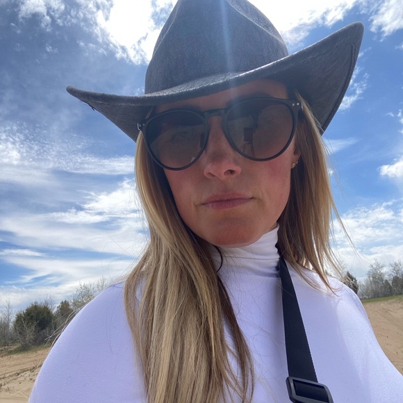 Ashley Weaver - Poshmark Profile Picture of Ashley Weaver (@adaleen9) on Poshmark