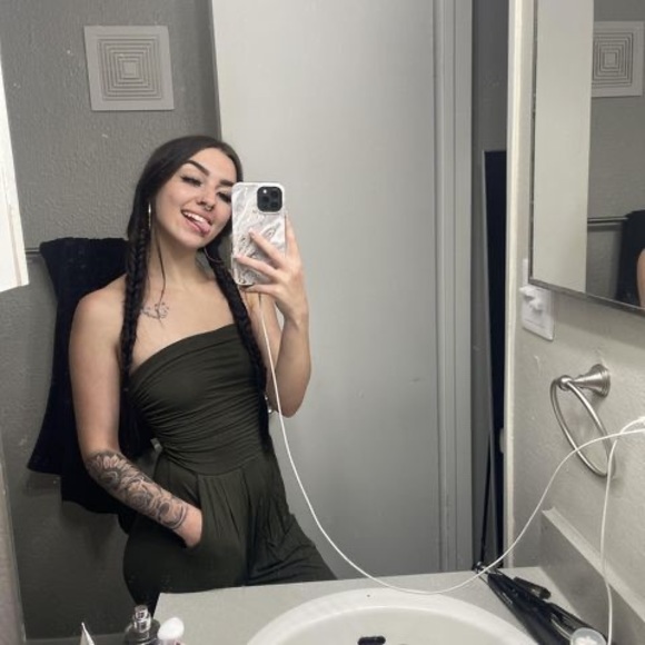 Profile Picture of Brianna Tunnell (@brianna_tunnell) on Poshmark