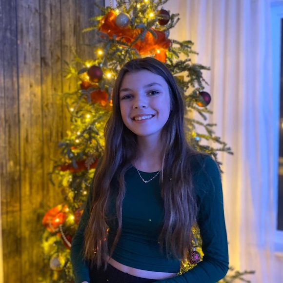 Profile Picture of Any-rose Dupont (@anyrose12mai) on Poshmark