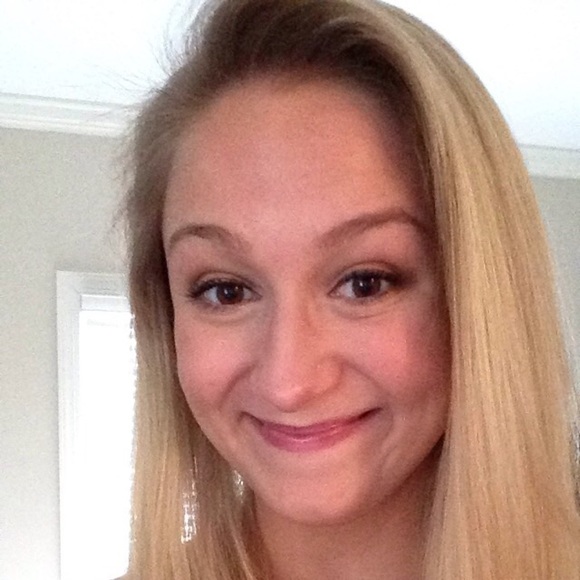 Profile Picture of Carson Williams (@carcarwilly) on Poshmark