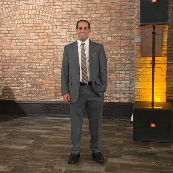 Profile Picture of Andrew Golden (@agolden18) on Poshmark