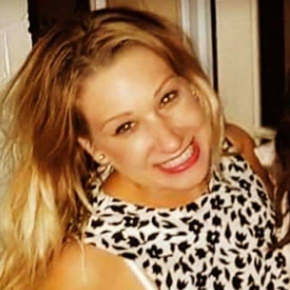 Profile Picture of Sarah Andrews (@sarah_andrews58) on Poshmark