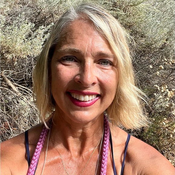 Profile Picture of Hiedi Squibb (@naturecrazy1967) on Poshmark