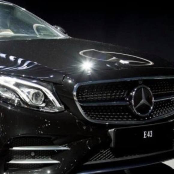 Profile Picture of Hetz Du (@hertz) on Poshmark