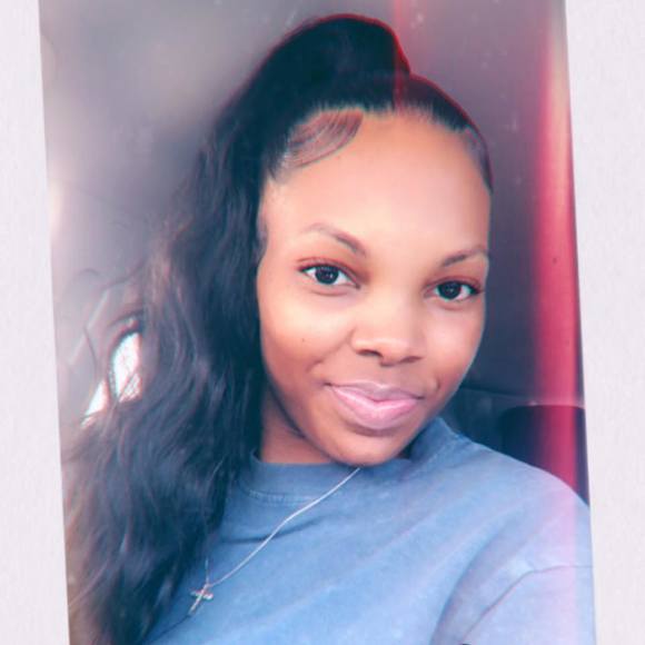 Profile Picture of Dadrien Gates (@dadrienr) on Poshmark