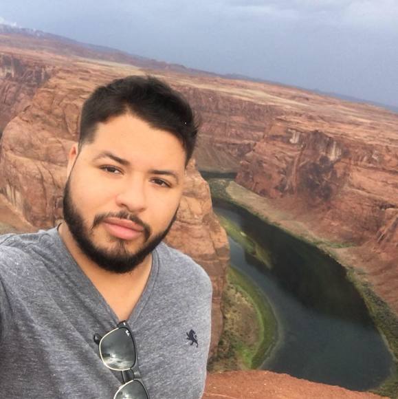 Profile Picture of Carlos Vizcaino (@carlosvizcai478) on Poshmark