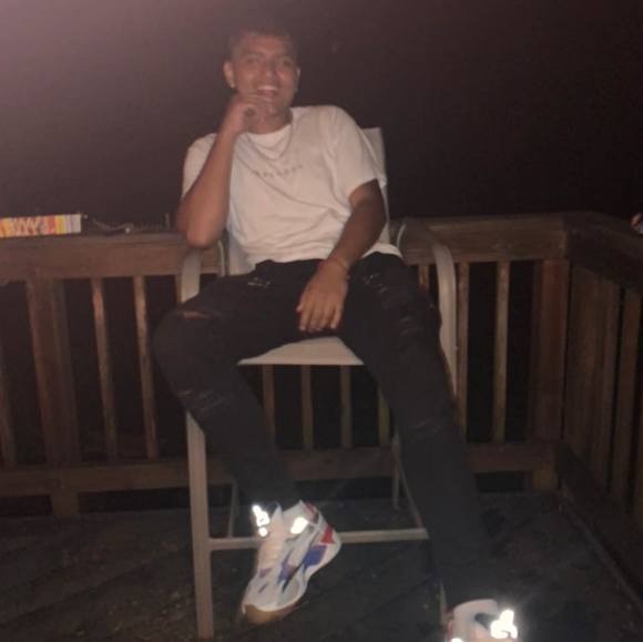 Profile Picture of Joel Diaz (@joelodiaz0913) on Poshmark