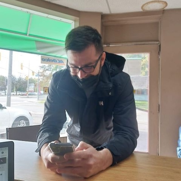 Milan Milan - Poshmark Profile Picture of Milan Milan (@milanmilan001) on Poshmark