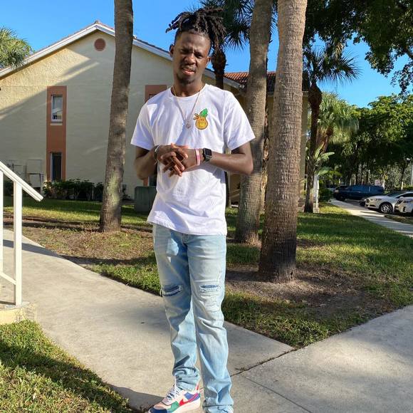 Profile Picture of Reggie Nelson (@trilll89) on Poshmark