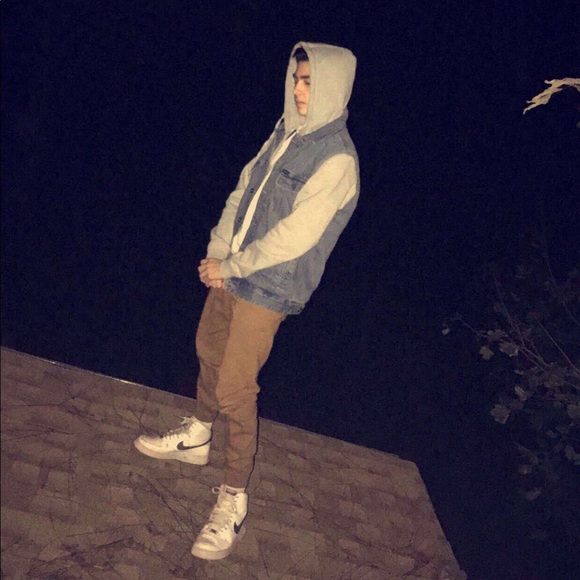 Profile Picture of Joe Gandolfo (@band1to) on Poshmark