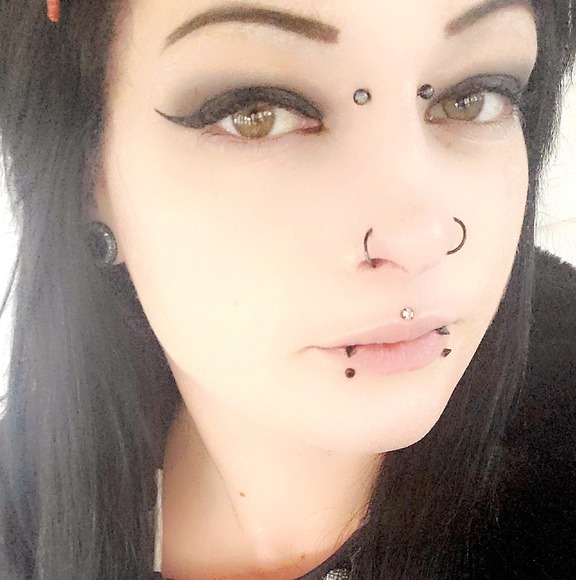 Profile Picture of Haley Jennings (@xxloveszomboyxx) on Poshmark