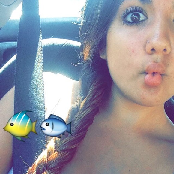Profile Picture of Desiree Labansat (@desiree95) on Poshmark