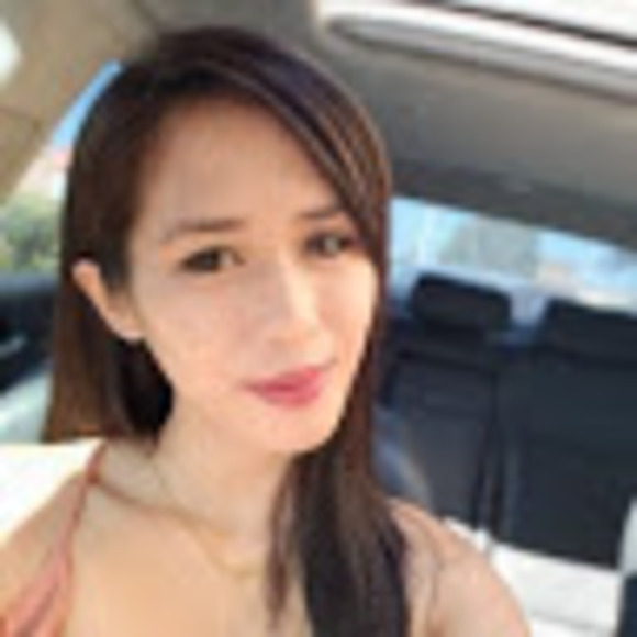 Profile Picture of Celiene Therese (@celienetherese) on Poshmark